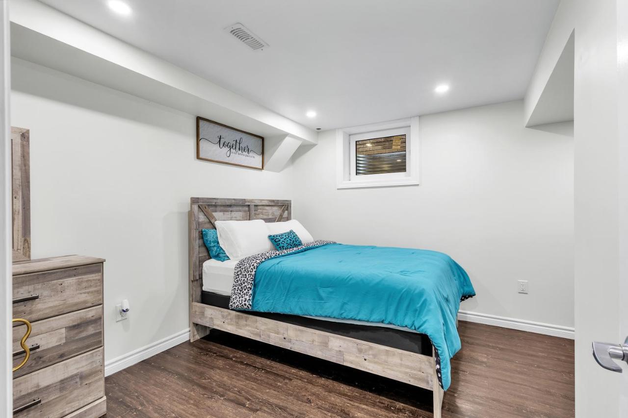 Modern 1 Bedroom + Den In Cambridge Exterior foto